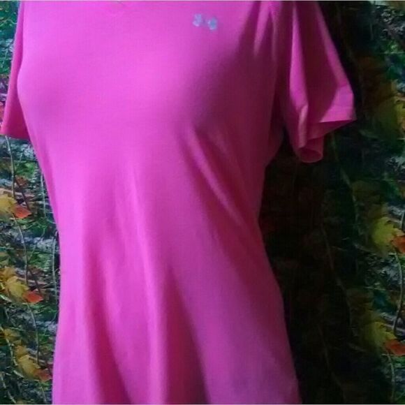 Pink Under Armour T shirt, size M - Picture 3 of 8